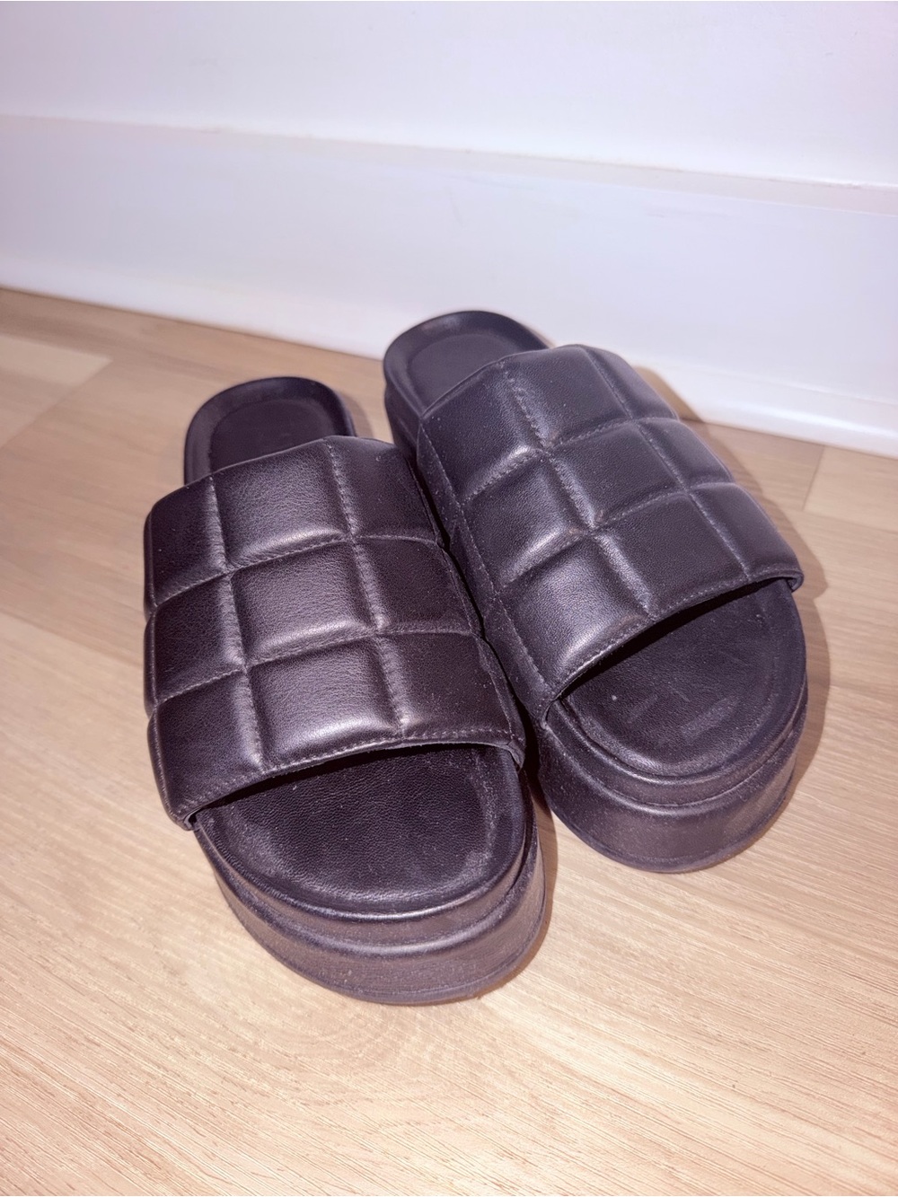 Quilted Slide Sandals Black